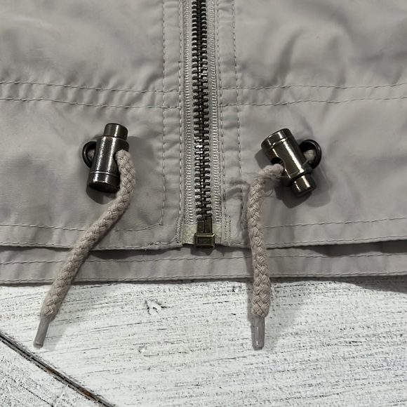 Jacket - Picture 2 of 9